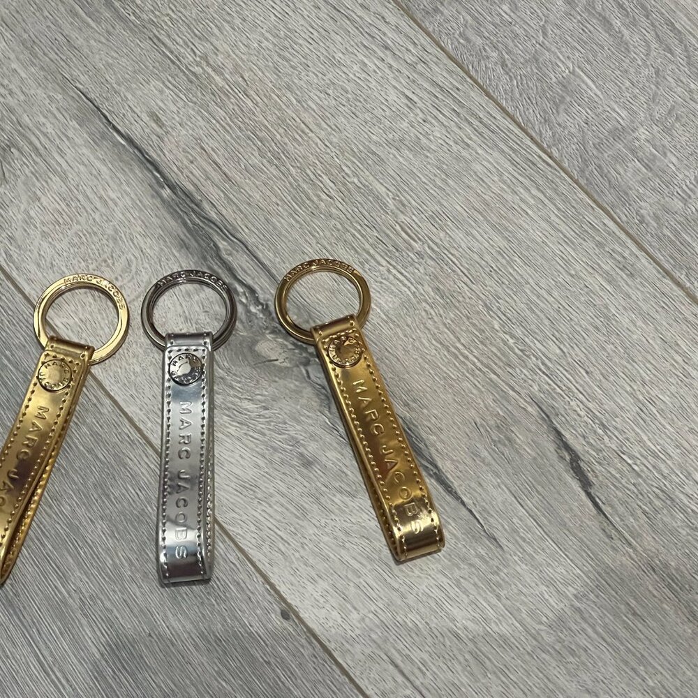 Marc Jacobs Leather Logo Embossed Keychain Keyring Silver